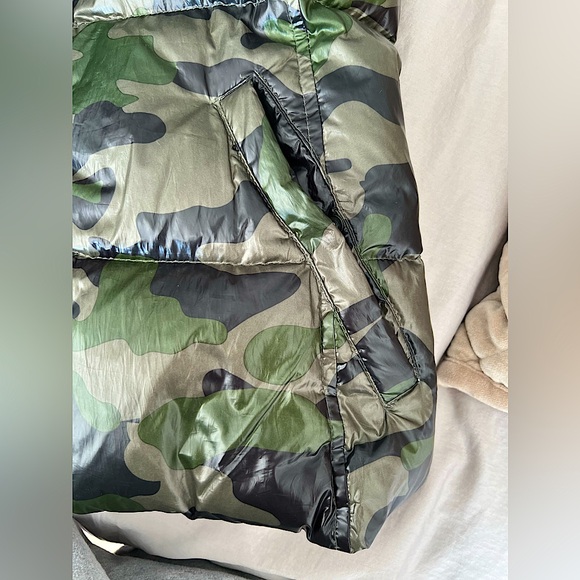 AQUA Faux-Fur Trim Camo Puffer Vest Bloomingdale’s Exclusive - Picture 15 of 16